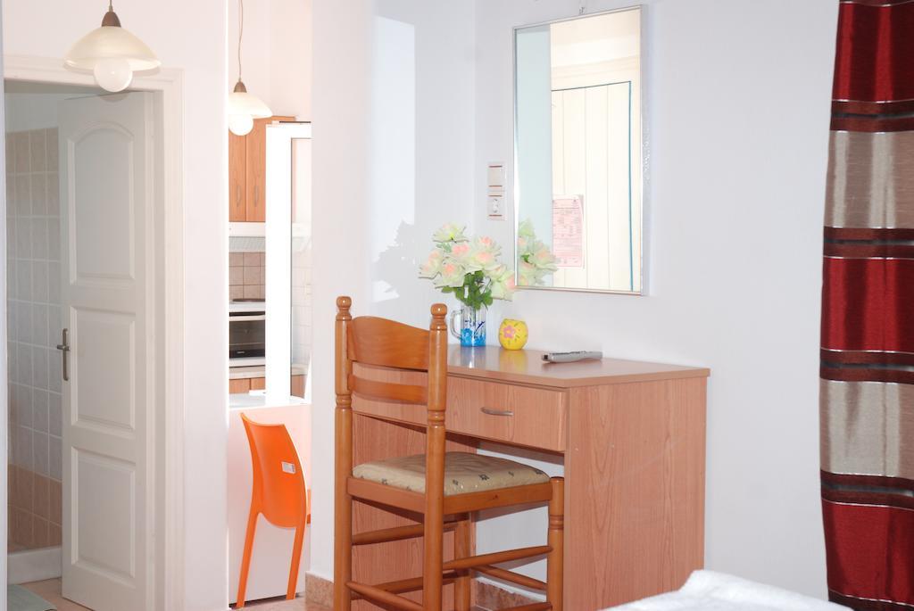 Pension Katerina Studios 투를로스 객실 사진
